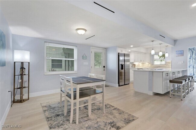 Building Photo - 3400 Gulf Shore Blvd N