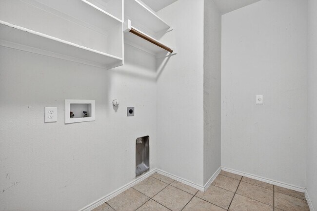 Building Photo - 4353 Mountain Crest Dr