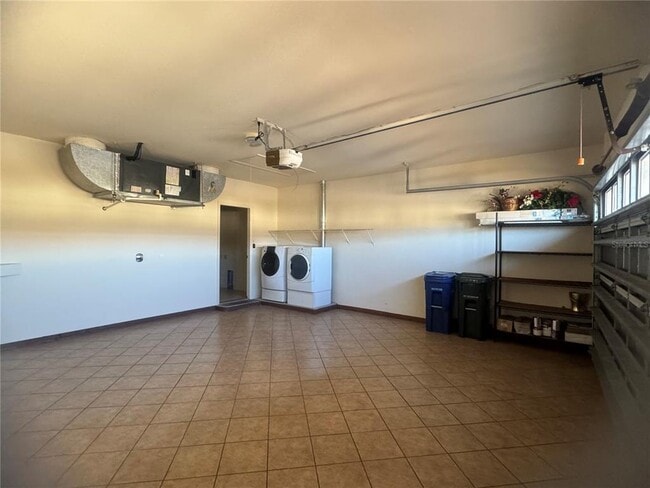 Building Photo - 1063 Topelis Dr