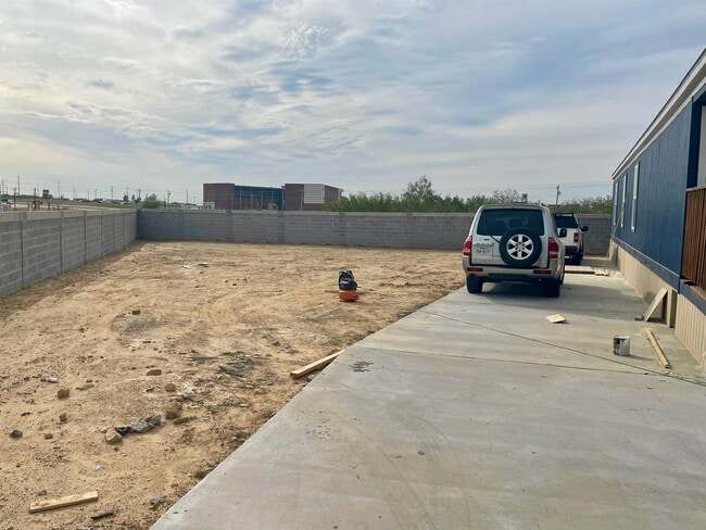 Building Photo - 101 Mi Ranchito St