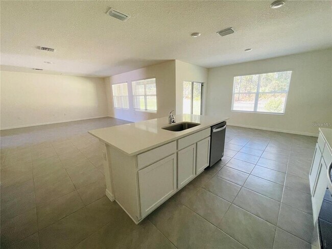 Building Photo - 176 Hickory Crse Trl