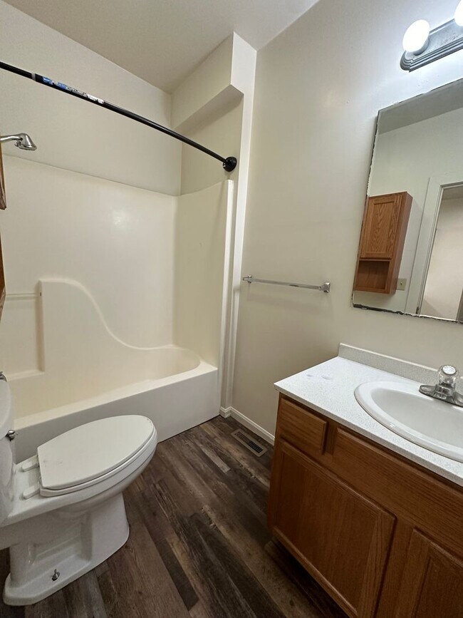 Building Photo - 1700-1702 N 12th St- TETZLOFF