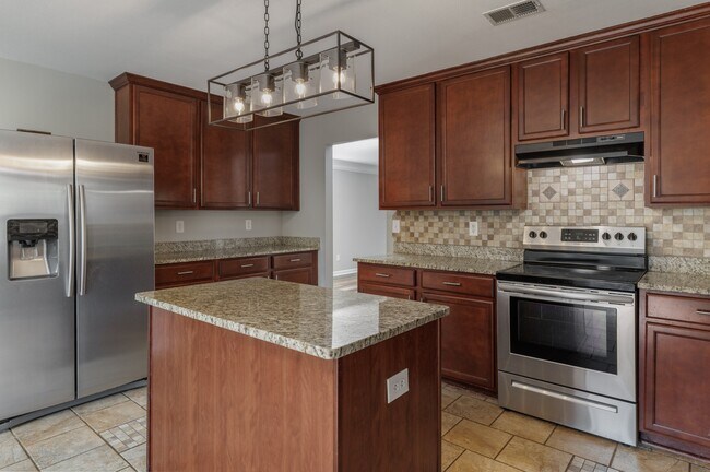 Building Photo - 2415 Bell Manor Dr SW