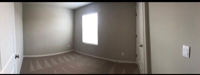 Building Photo - Beautiful 4 Bedroom Home with Attached Garage!