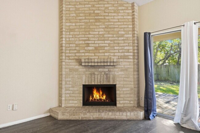 Building Photo - 16235 Cutten Rd