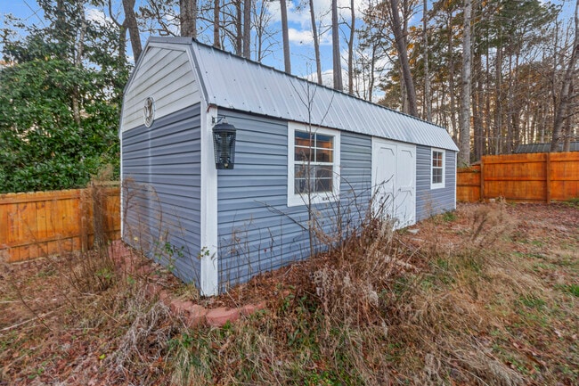 Building Photo - 214 Manchester Rd