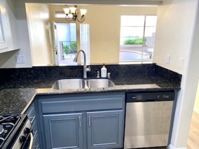 Building Photo - *Coming Soon!*  Remodeled 3 bedroom townho...