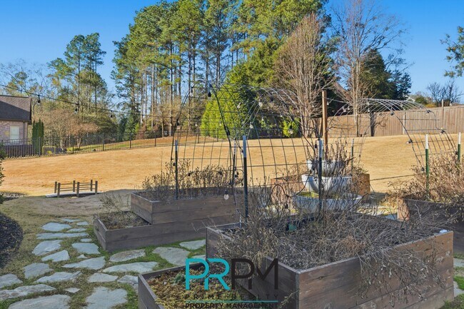 Building Photo - 129 Griffith Hill Way