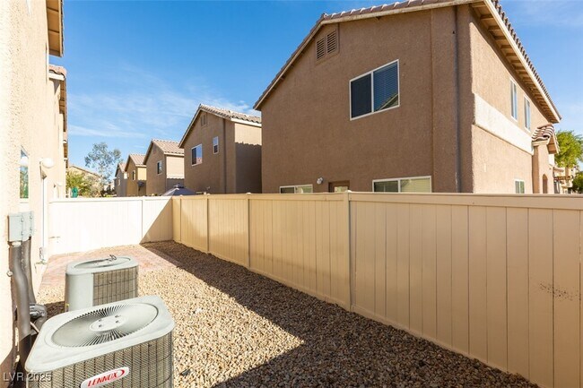 Building Photo - 5660 N Balsam St