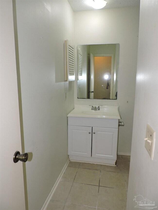 Building Photo - 3145 Cedarwood Village Ln