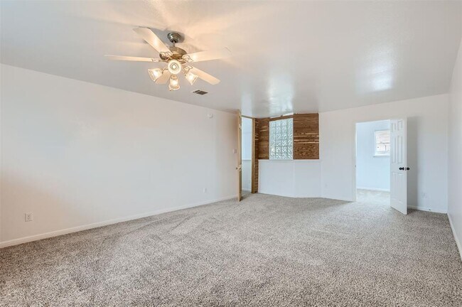 Building Photo - 131 Lavaca Loop