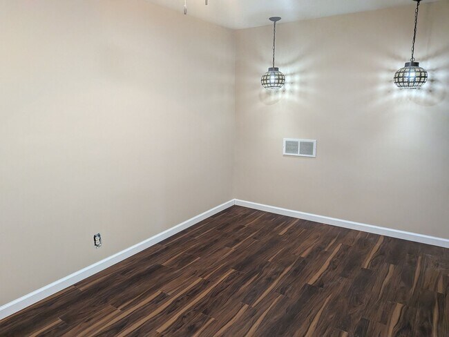 Building Photo - 4108 Cedar Crest Ln