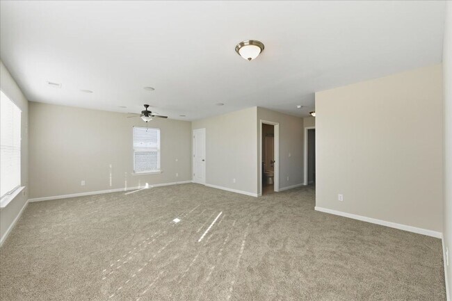 Building Photo - Spacious 5-Bedroom Home in the Live Oak Community – Richmond Hill, GA