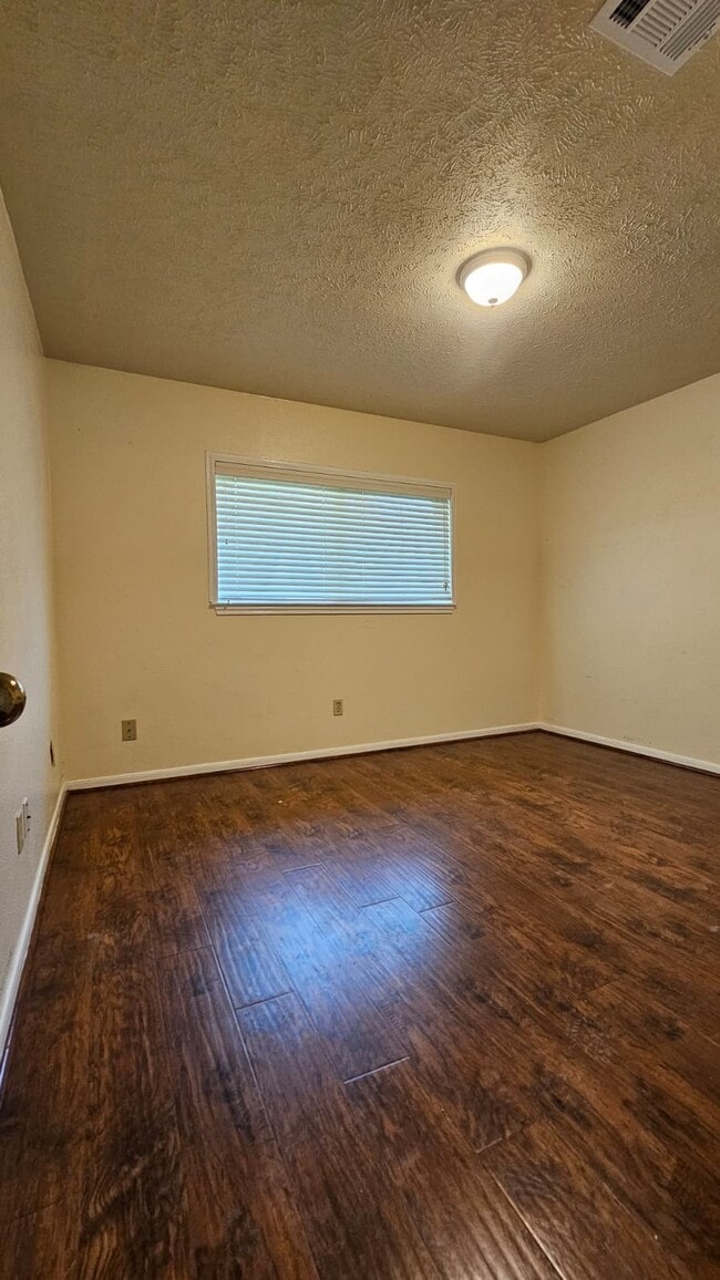 Building Photo - 14819 Knightsway Dr