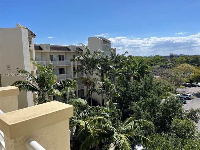 Building Photo - 3500 Oaks Clubhouse Dr