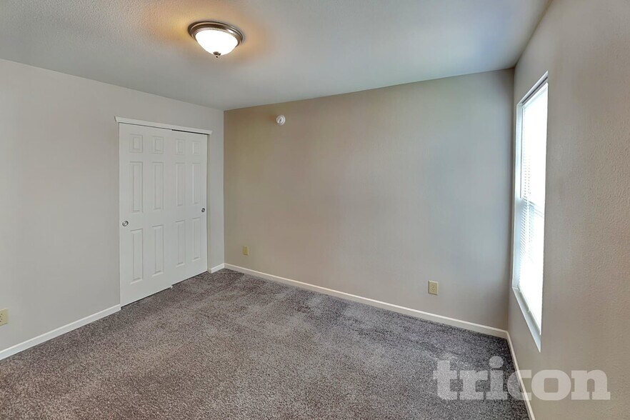Building Photo - 2609 Woodfield Blvd