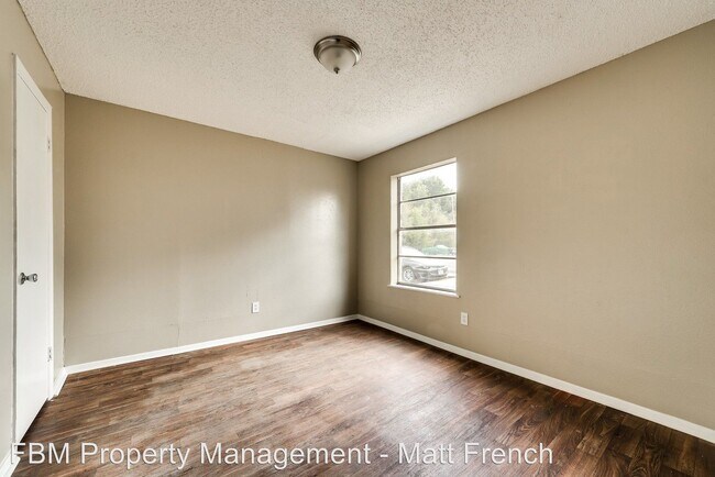 Building Photo - 1001 NE 3rd St