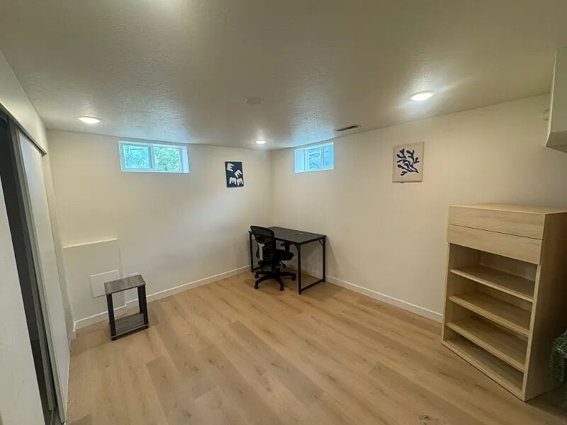 Building Photo - 2577 S 700 E