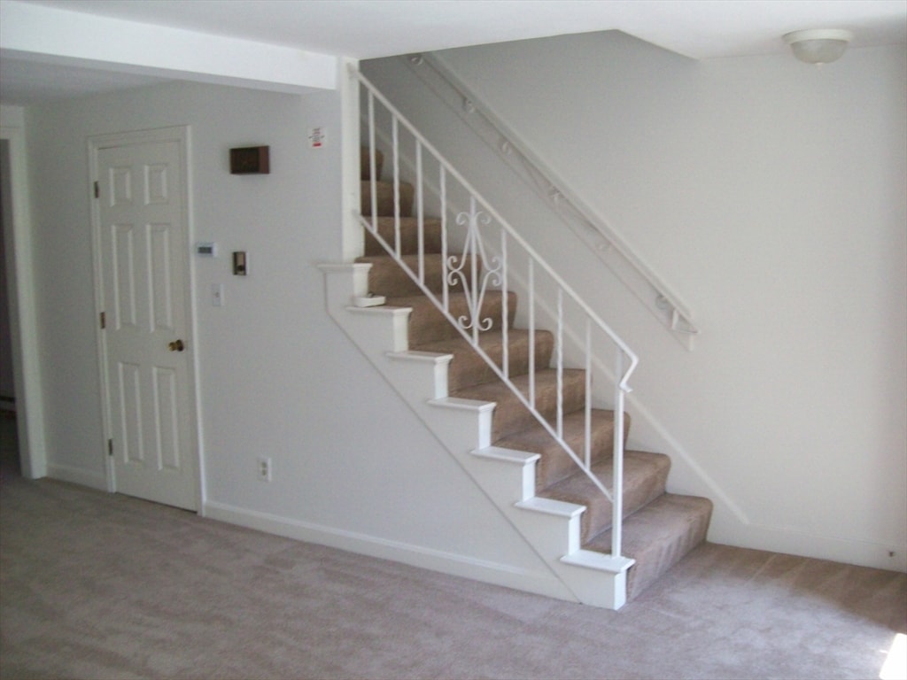 Building Photo - 15 Hines Ct