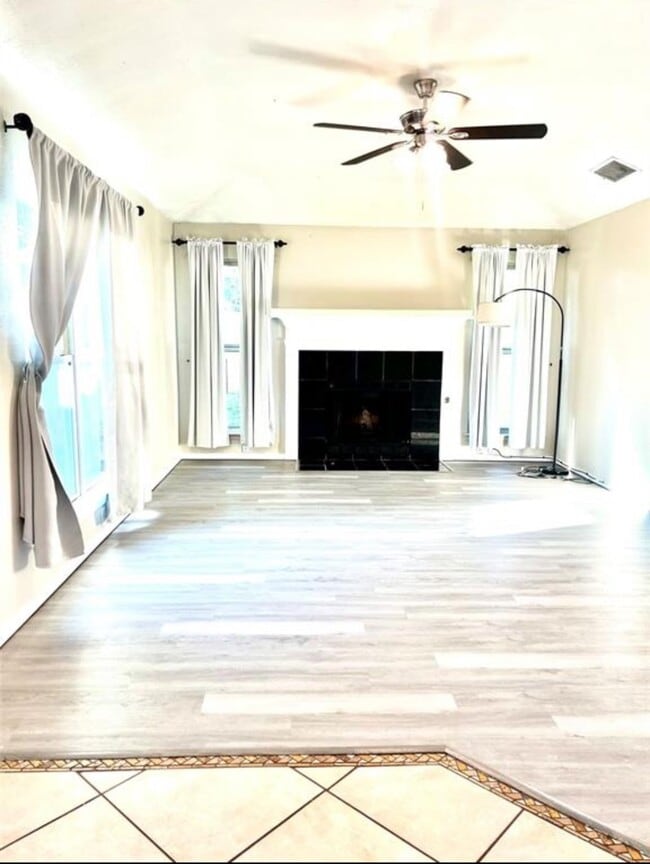 Building Photo - 2826 Pickett Dr