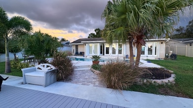 Building Photo - 3954 14th Ln NE