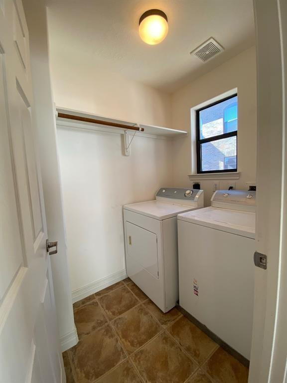 Building Photo - Beautifully maintained 3-bedroom, 3.5-bath townhome