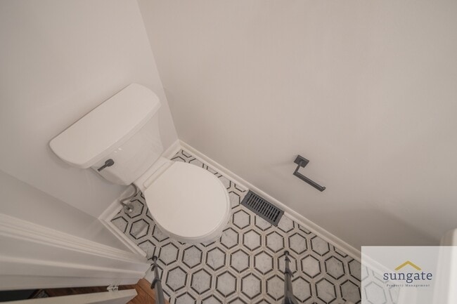 Building Photo - 21 Robin Ridge Ct