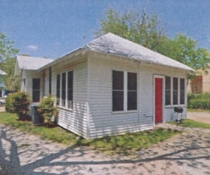 Building Photo - 328 Normal St