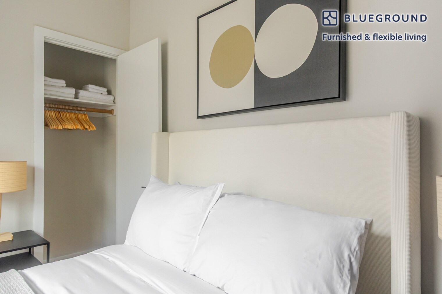 Building Photo - 515 W 47th St