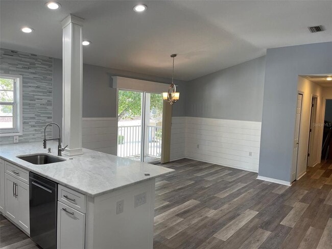 Building Photo - 6412 Rosefinch Ct