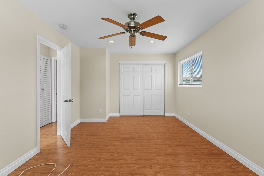 Building Photo - 2884 La Salle Ave
