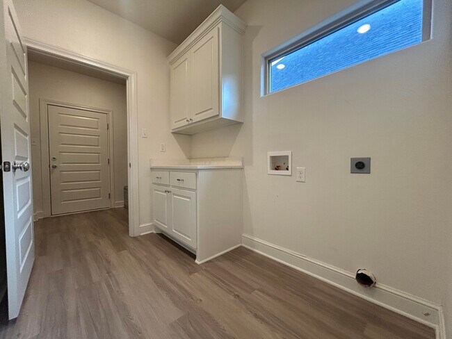 Building Photo - 3708 144th St