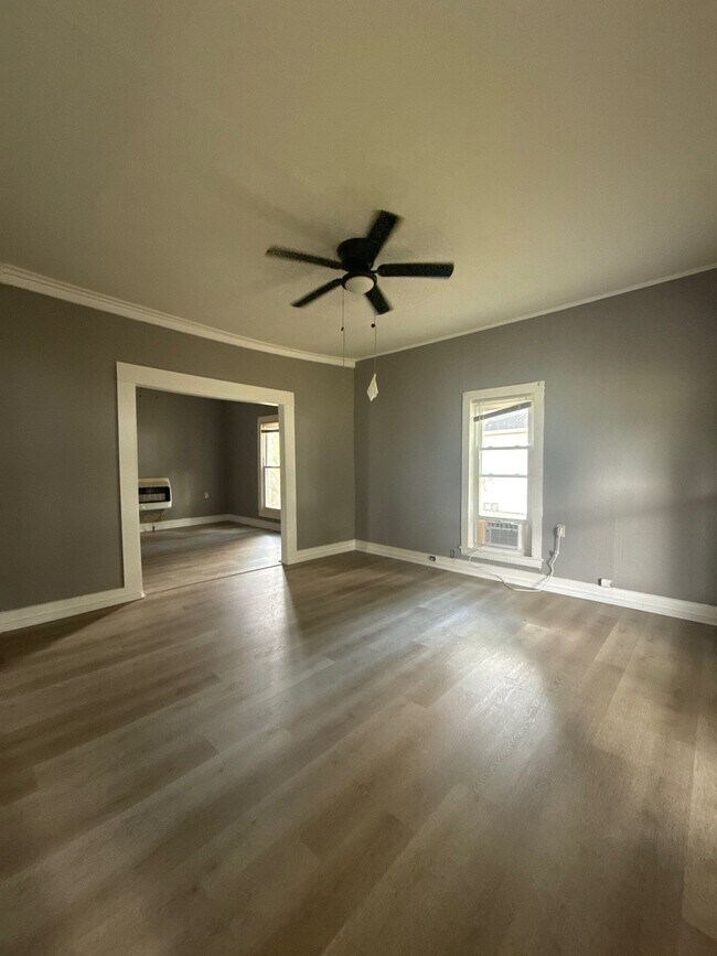 Building Photo - 134 Tuxedo Dr