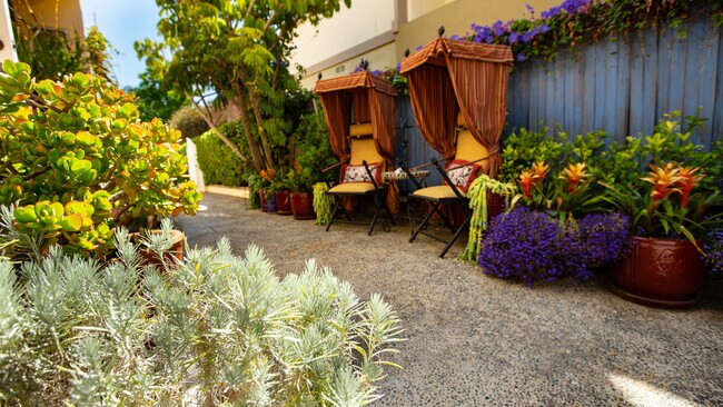 Garden Flowers - 848 17th St