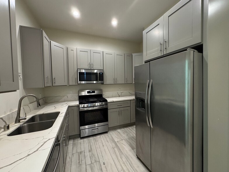 Building Photo - 14224 Friar St