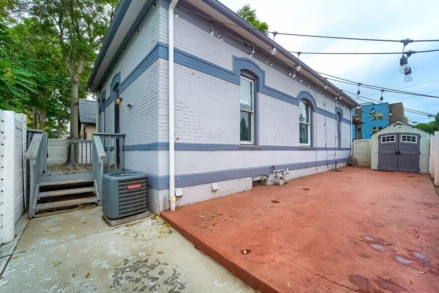 Building Photo - 1076 Mariposa St