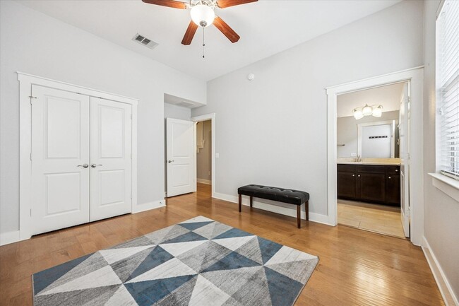 Building Photo - 2520 Bluebonnet Ln