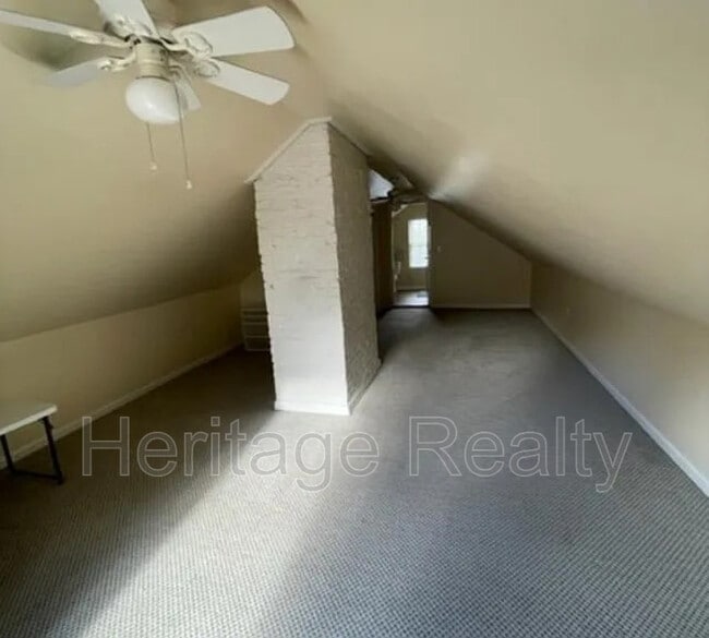 Building Photo - 3201 Avondale Ave