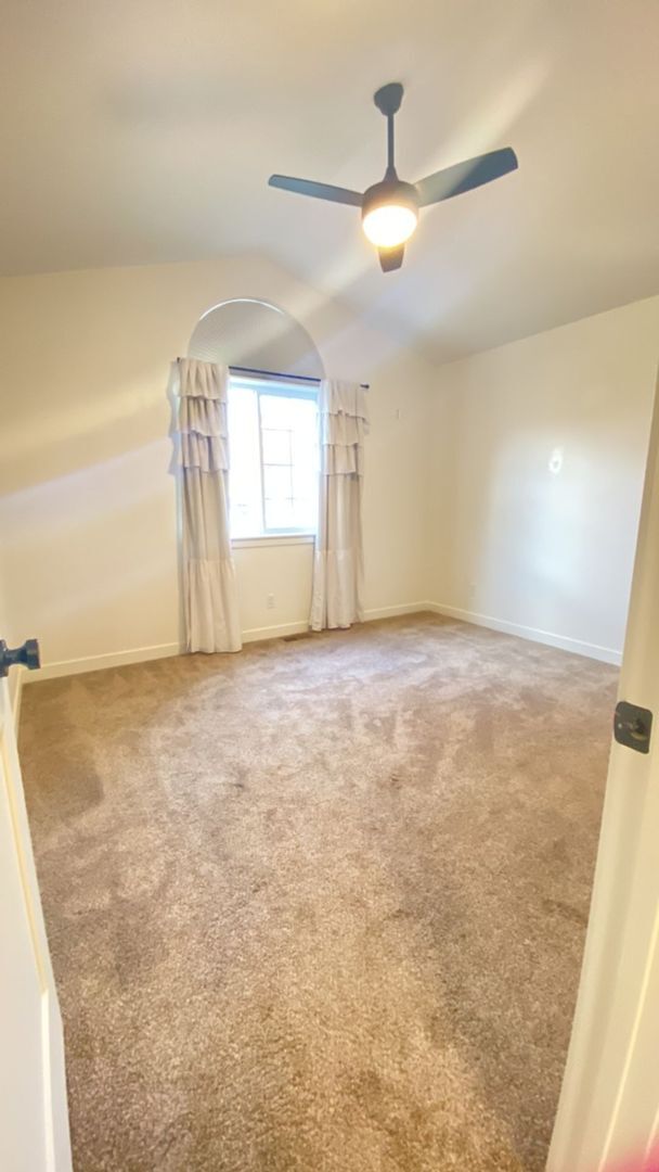 Building Photo - Spacious home in a Prime Location-6-month ...