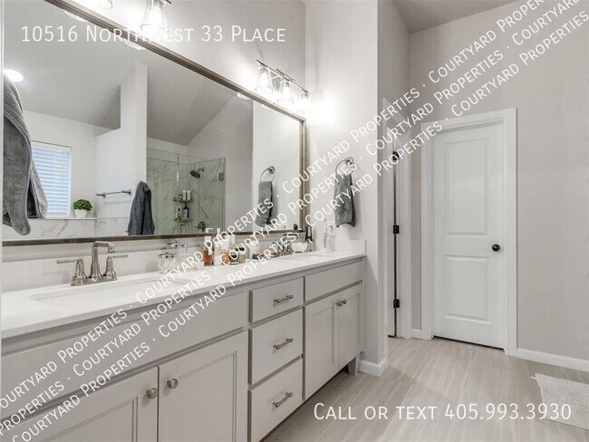 Building Photo - 10516 NW 33rd Pl
