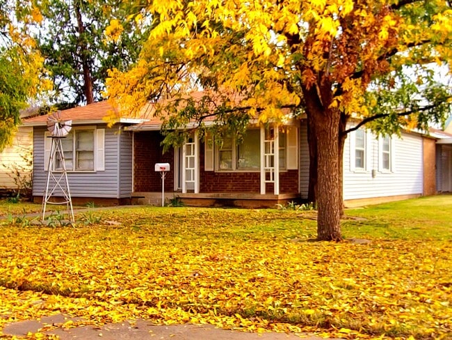 Building Photo - AUGUST PRE-LEASE - 3/2/2 In the Medical District