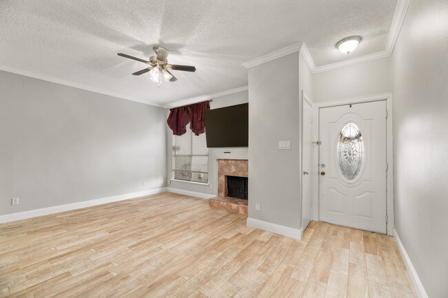 Building Photo - 7145 Fair Oaks Ave