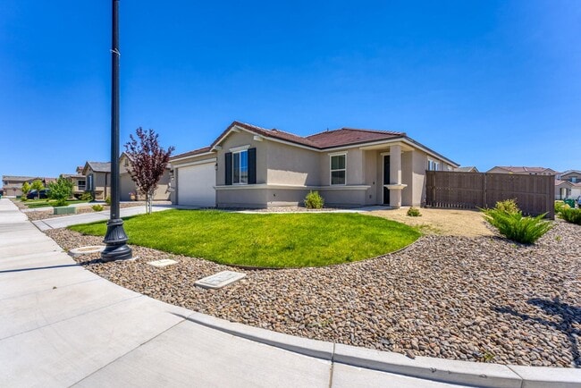 Building Photo - FULLY FURNISHED SPANISH SPRINGS HOME WITH HOT TUB & UTILITIES INCLUDED