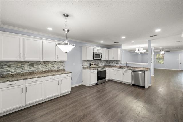 Building Photo - 635 Almandora Dr