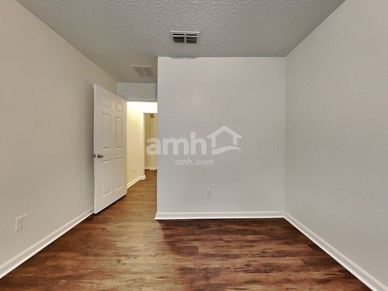 Building Photo - 6114 Sage Willow Way