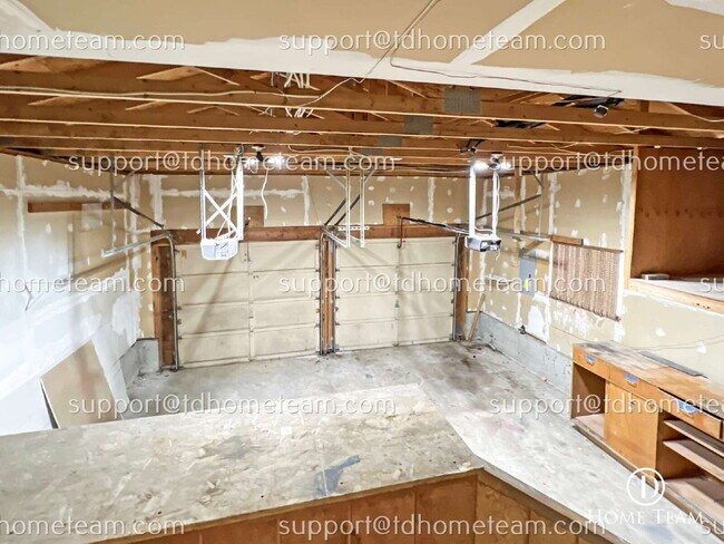 Building Photo - "Charming 3-Bedroom Retreat with Cozy Fire...