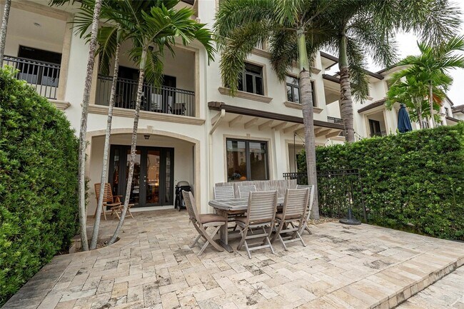 Building Photo - 105 Isle of Venice Dr