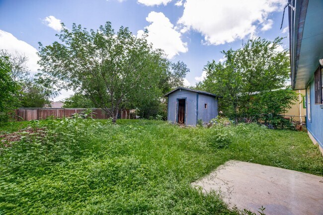 Building Photo - CHARMING HOME IN LOMA TERRACE