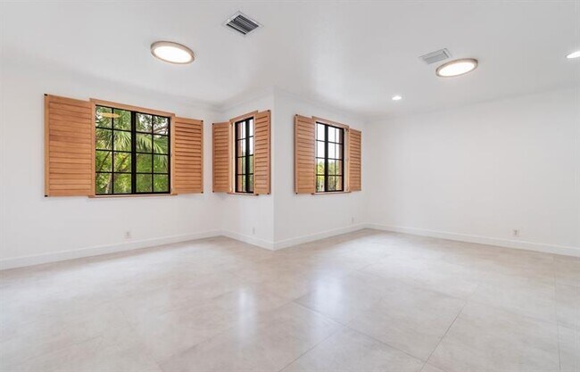 Building Photo - 2604 Center Ct Dr