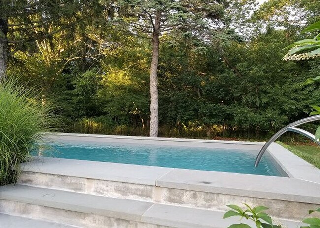 Building Photo - 14 Millstone Dr